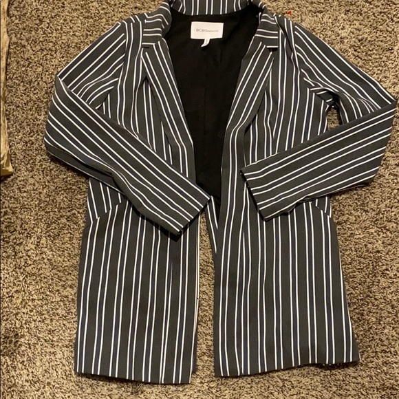 SOLD Stripped BCBG open blazer - Picture 7 of 7